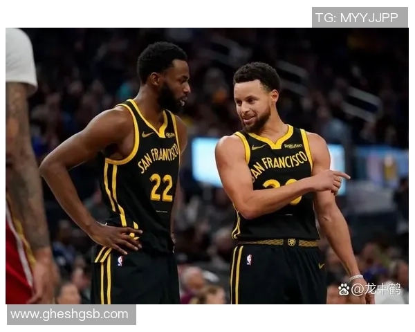 火箭与勇士的经典对决回顾：2008年NBA季后赛的激烈碰撞与精彩瞬间